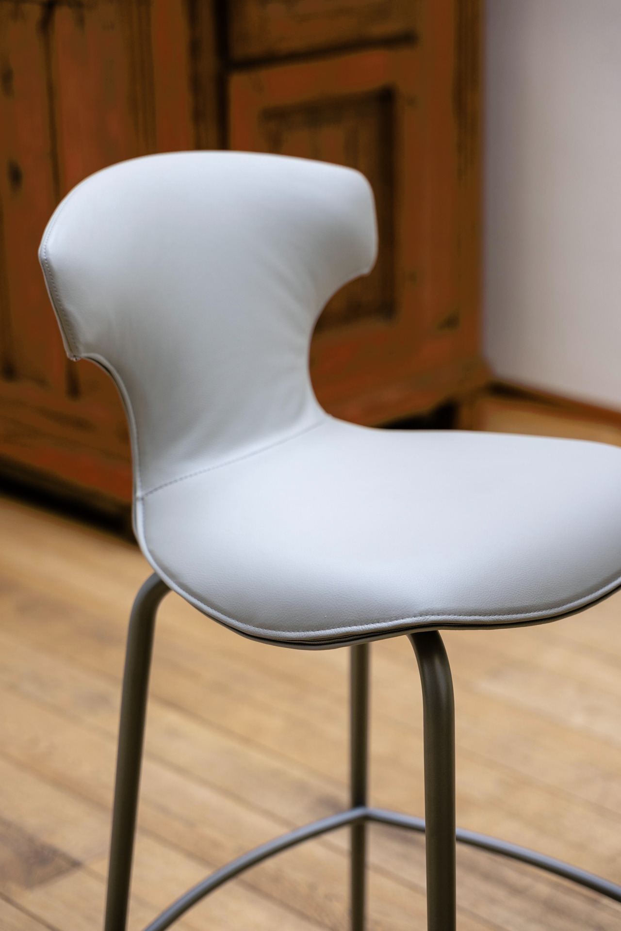 Montera Mas Stool, view 4