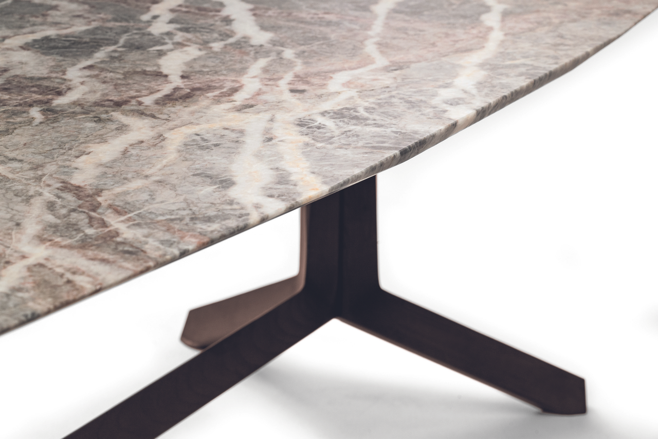 Othello Table by Poltrona Frau, view 4