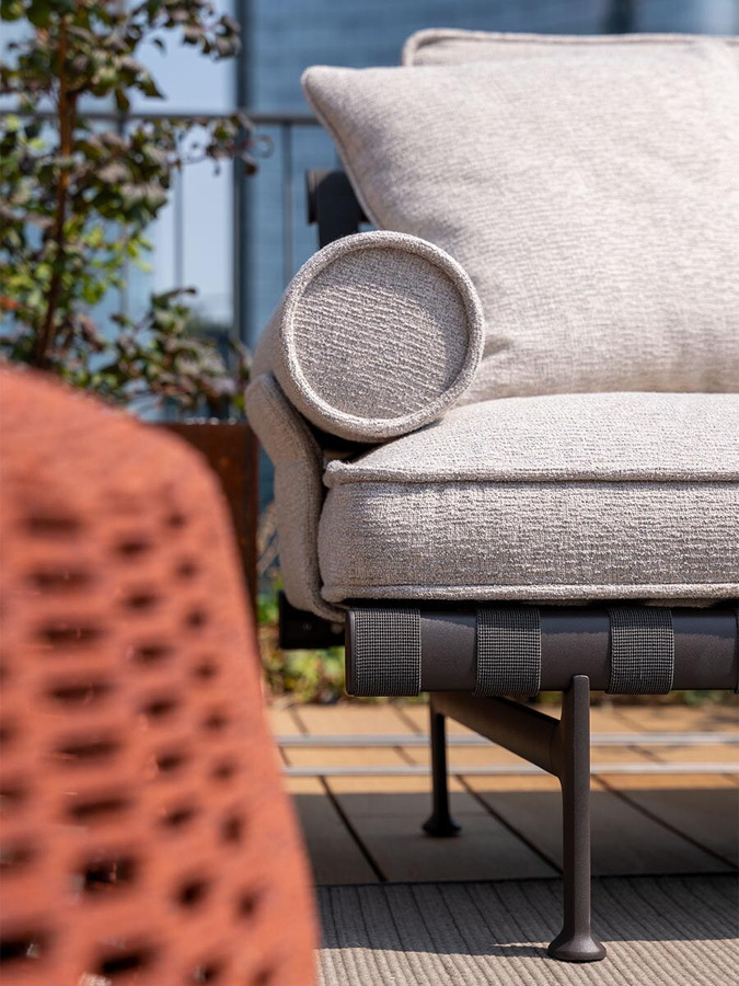 Souvenir d'Italie Outdoor Sofa, view 4