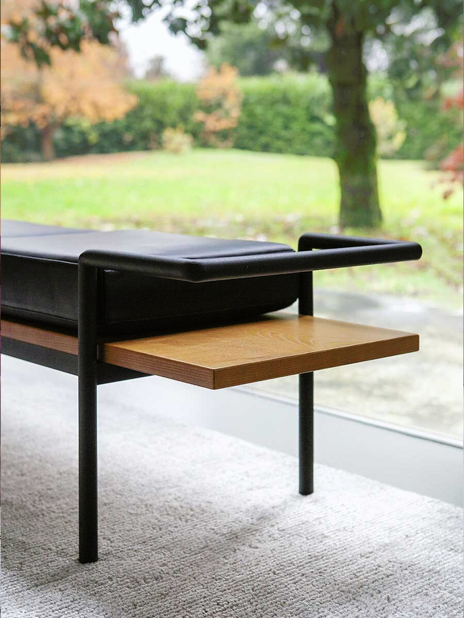 T904 Bench, view 4