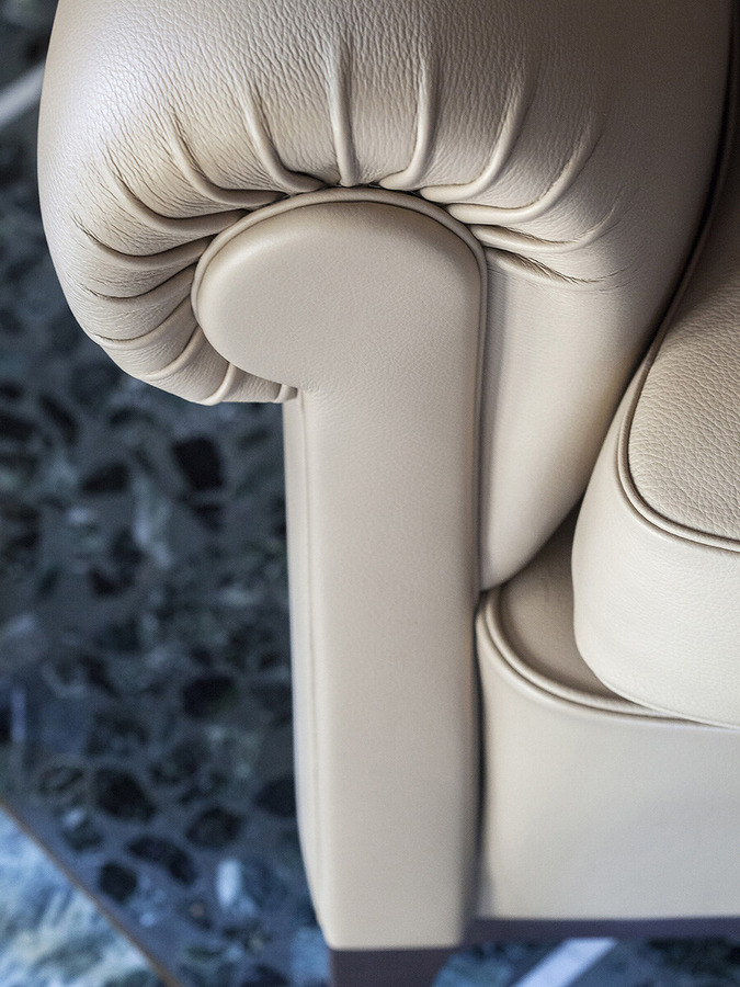 2019 Armchair, view 4