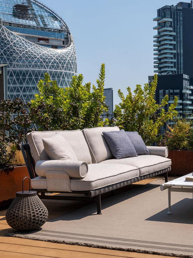 Souvenir d'Italie Outdoor Sofa, view 5