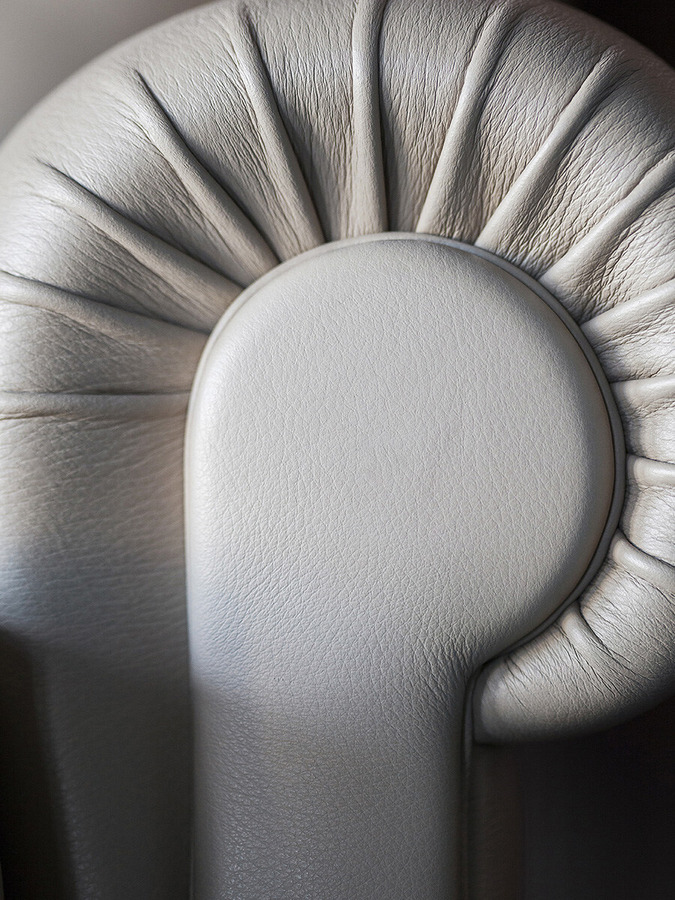 2019 Armchair, view 5