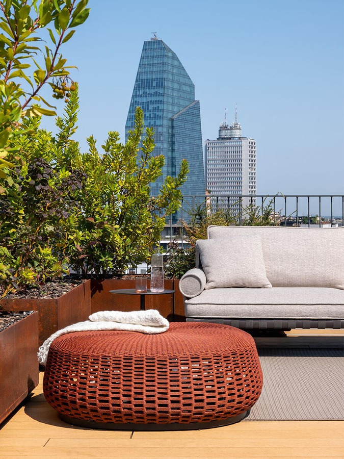 Souvenir d'Italie Outdoor Sofa, view 6