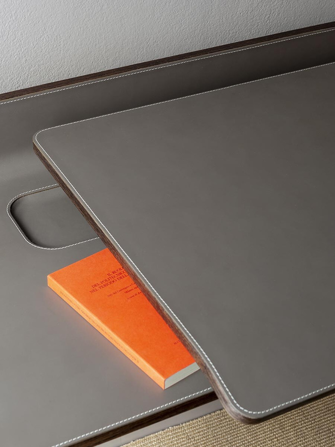 Iren Desk, view 7