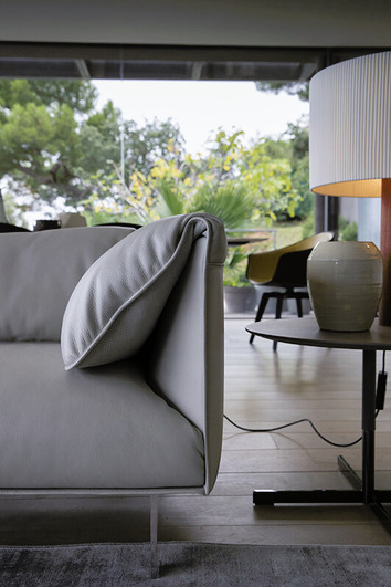 John-John Sofa, view 6