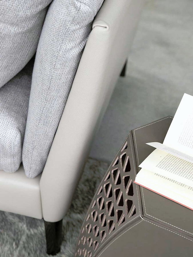 Bretagne Sofa, view 7