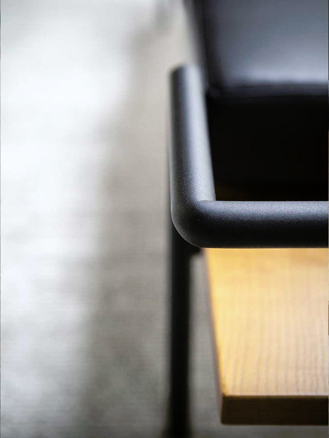 T904 Bench, view 8