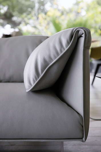 John-John Sofa, view 8