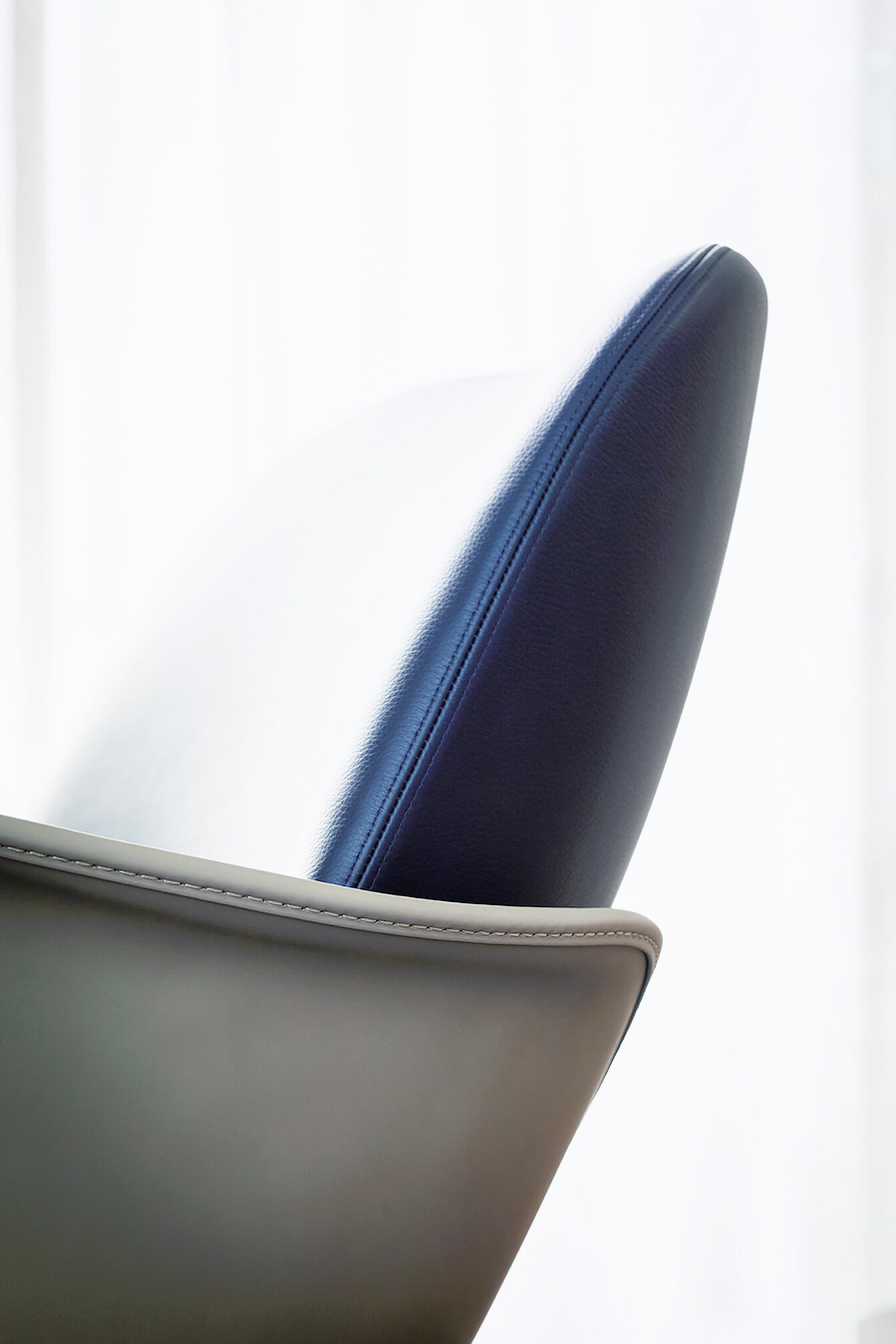 Martha Armchair by Poltrona Frau, view 9