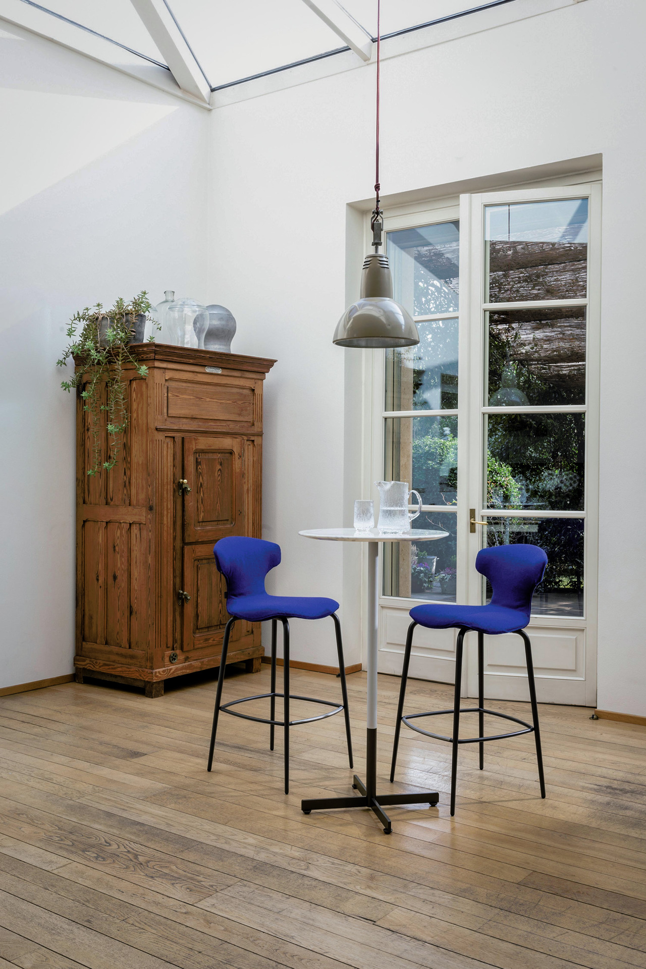 Montera Mas Stool, view 9