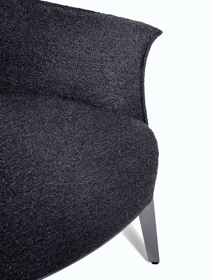 Archibald Gran Comfort Armchair, view 9
