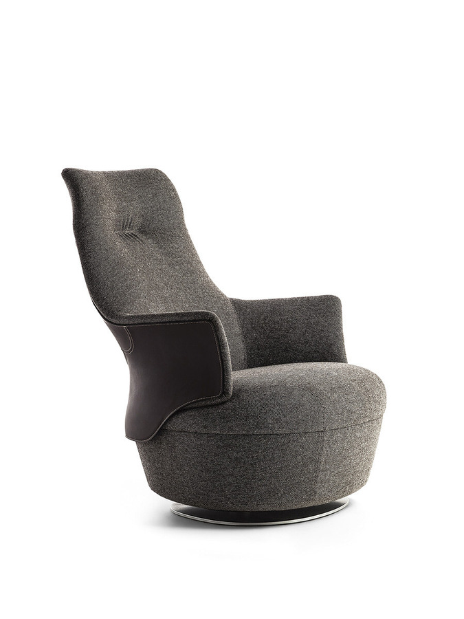 Assaya Armchair by Poltrona Frau, view 9