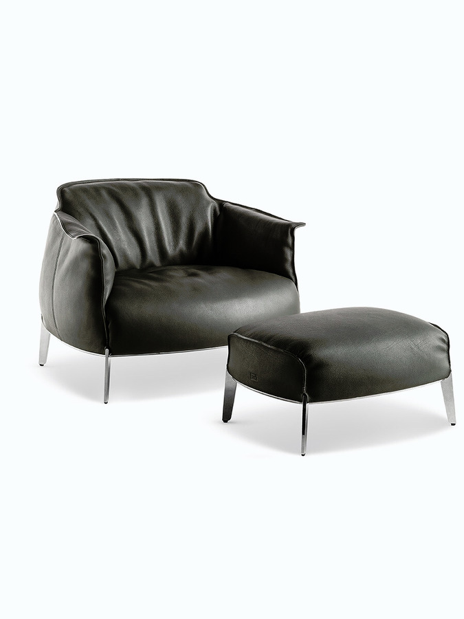 Archibald Gran Comfort Armchair, view 13