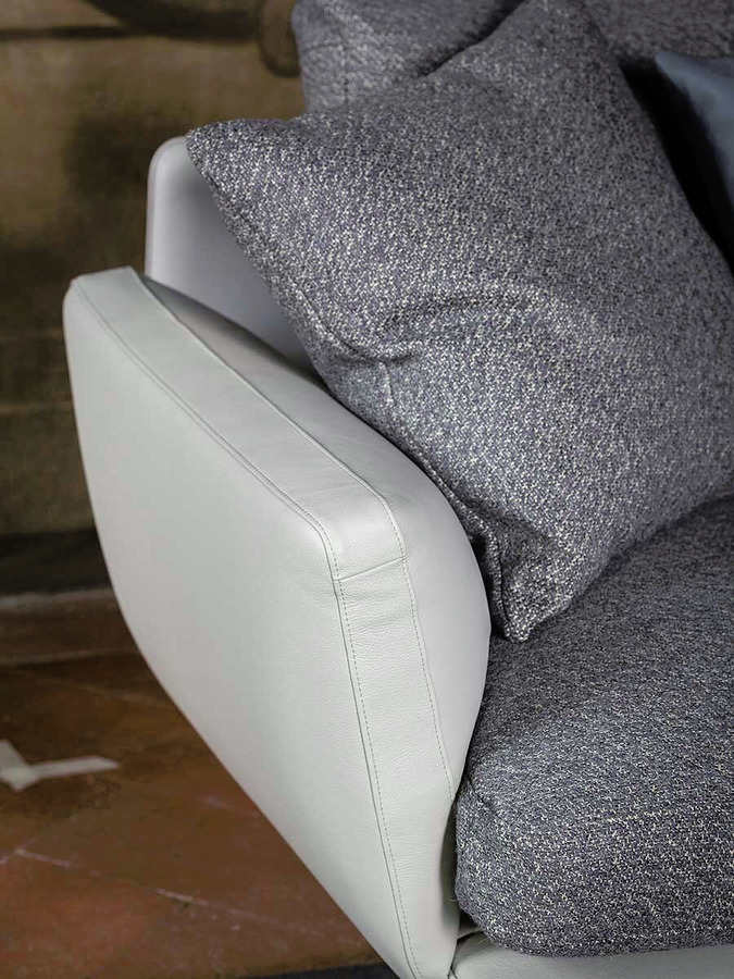 Get Back Sofa by Poltrona Frau, view 17