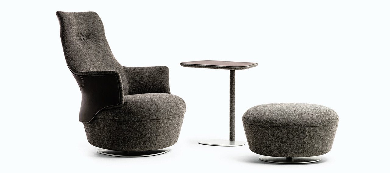 Assaya Armchair by Poltrona Frau