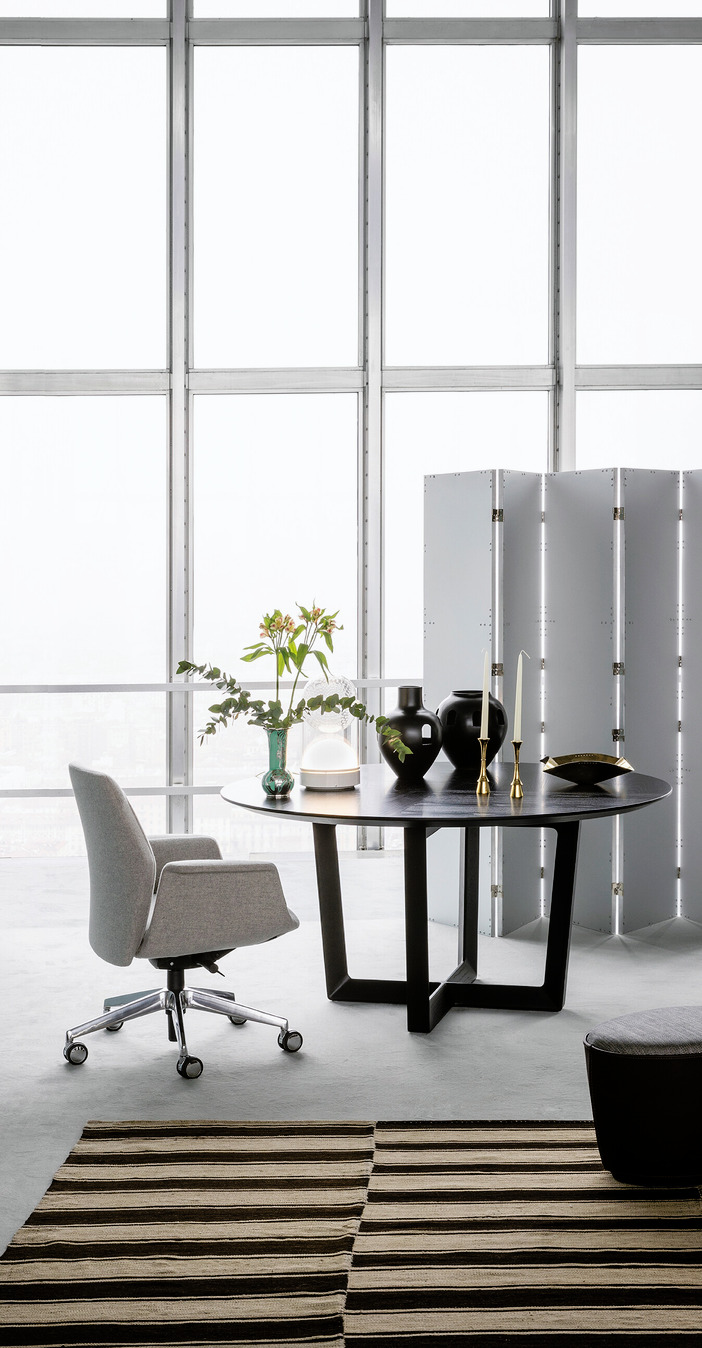 Bolero Round Table, view 2