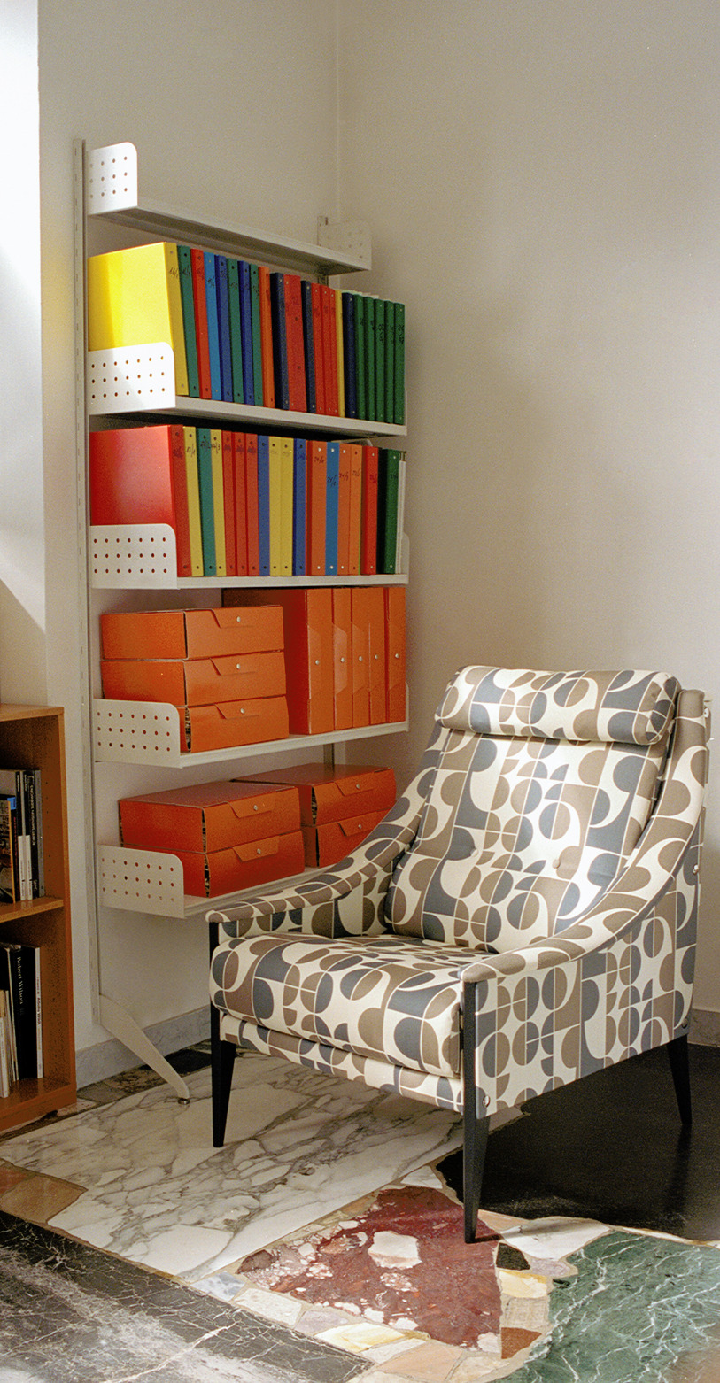 Dezza 48 Armchair, view 2
