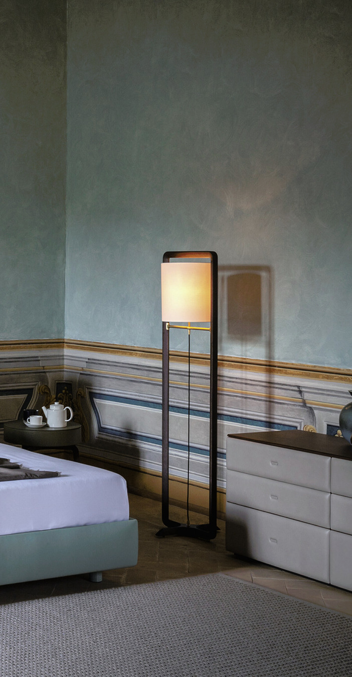 Fidelio Floor Lamp, view 2