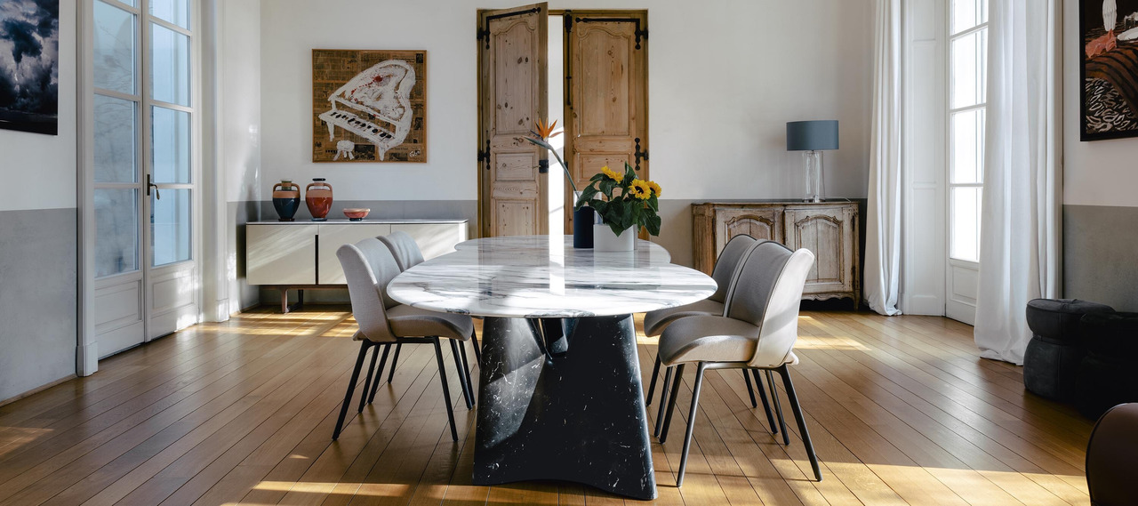 Infinitamente Marble Dining Table