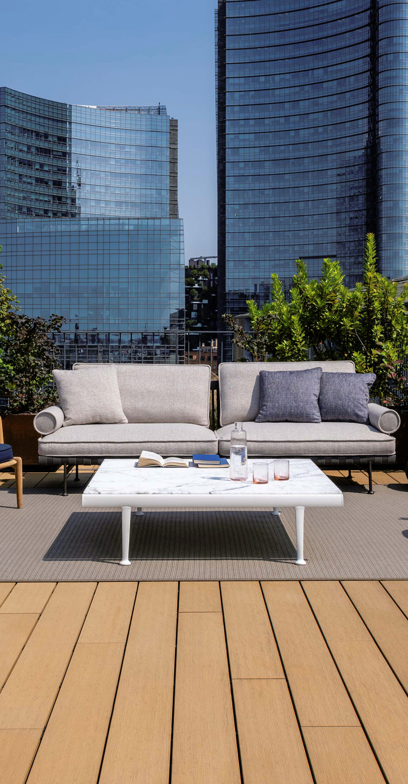 Souvenir d'Italie Garden Table, view 2