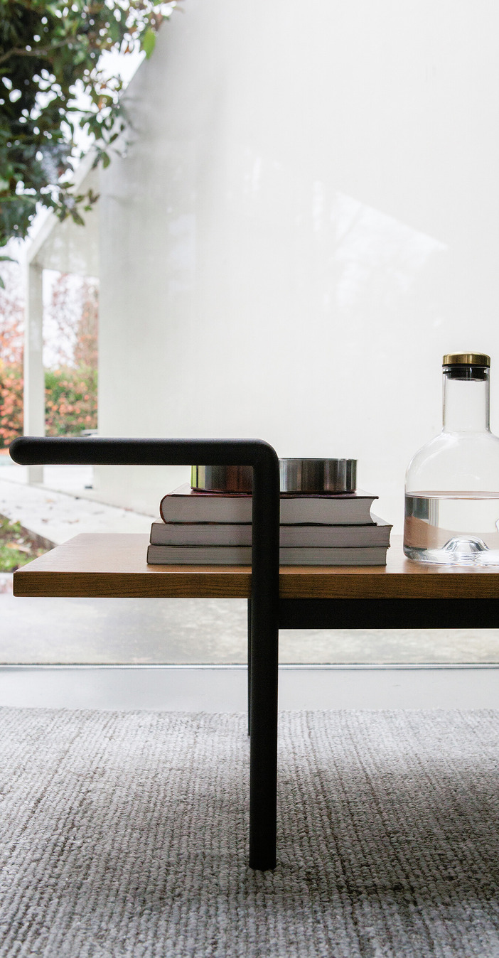 T904 Bench, view 2