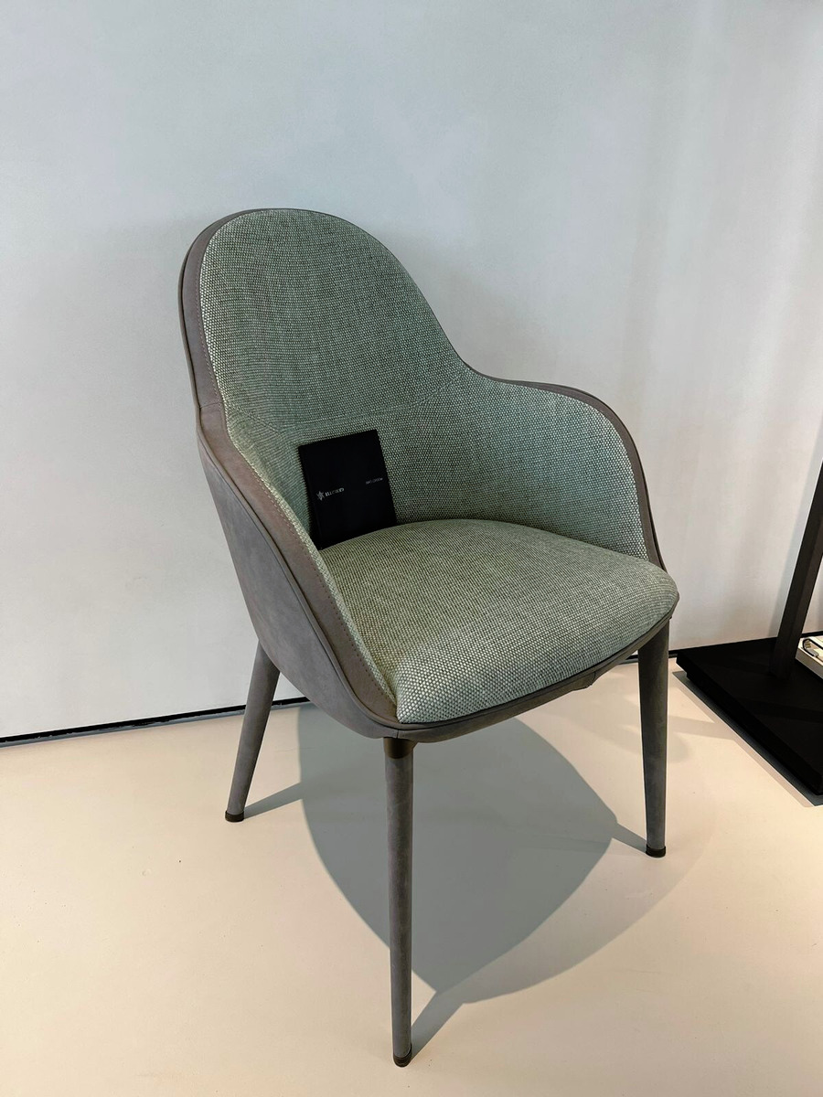 Lunaria Easy Armchair by Giorgetti