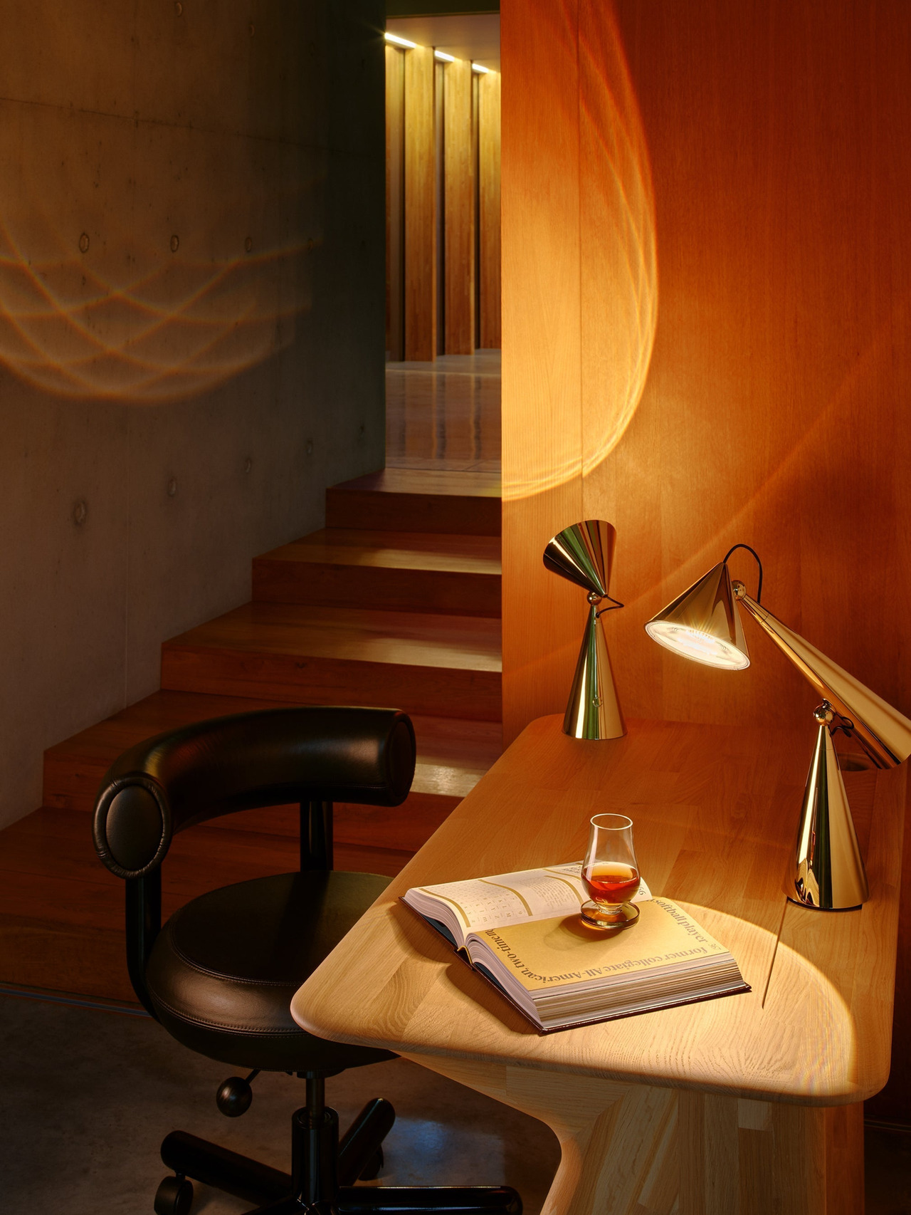 Pose Task Desk Lamp, view 6