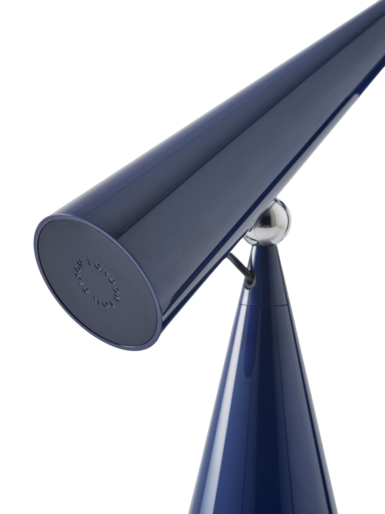 Pose Task Table Lamp, view 3