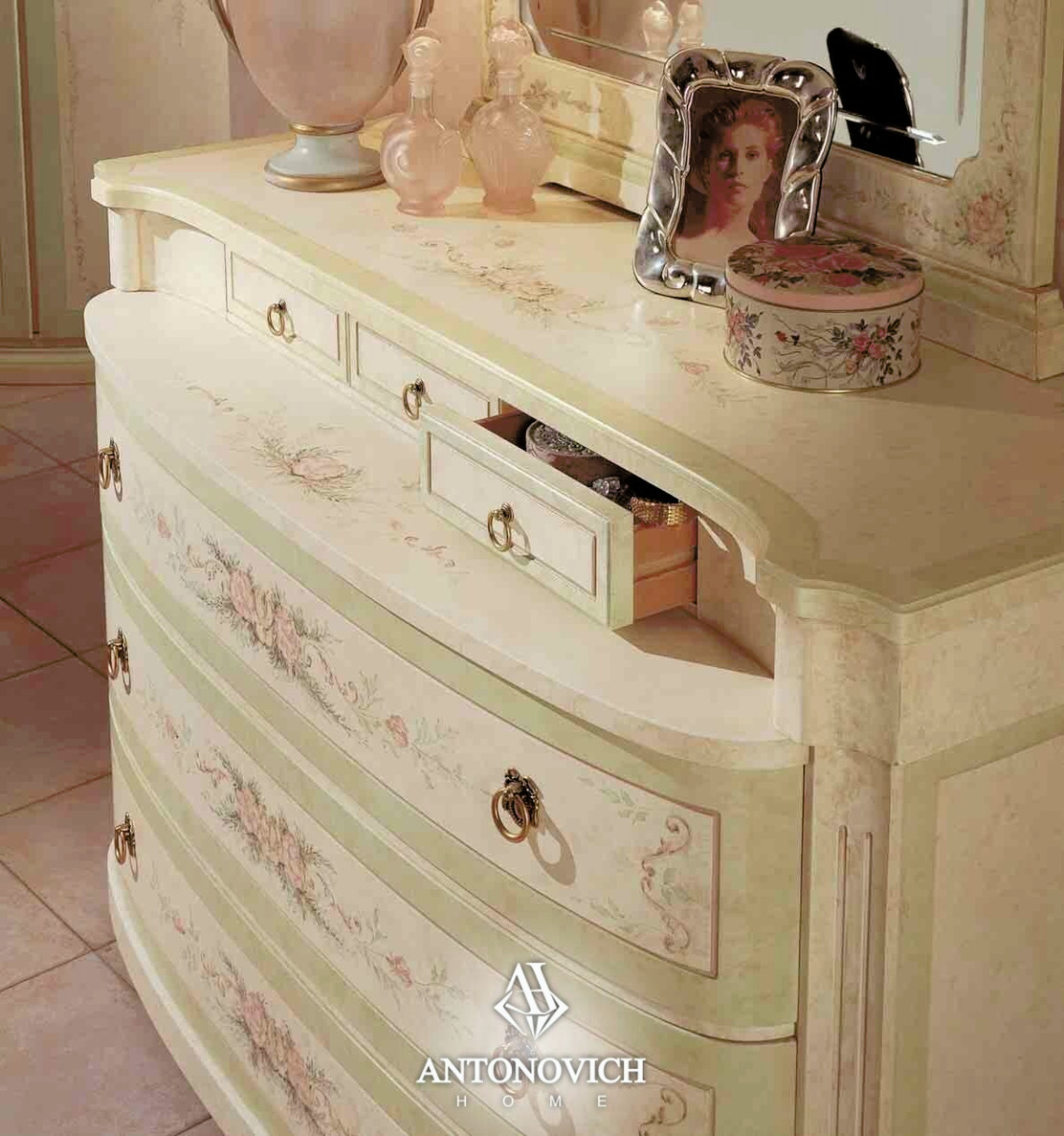 Alberto Mario Prestige Bedroom, view 44
