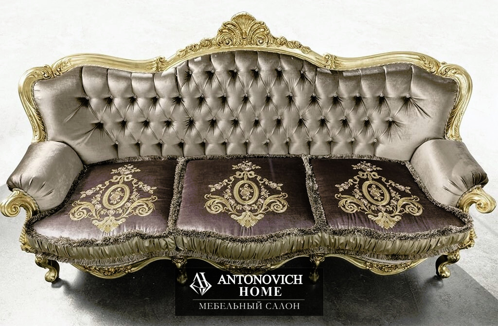 Madame Royale Living Room by Mobil Piu, view 3