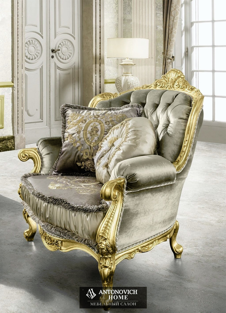 Madame Royale Living Room by Mobil Piu, view 5