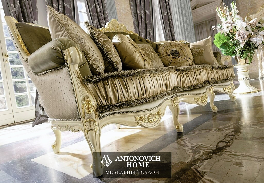 Madame Royale Living Room by Mobil Piu, view 7