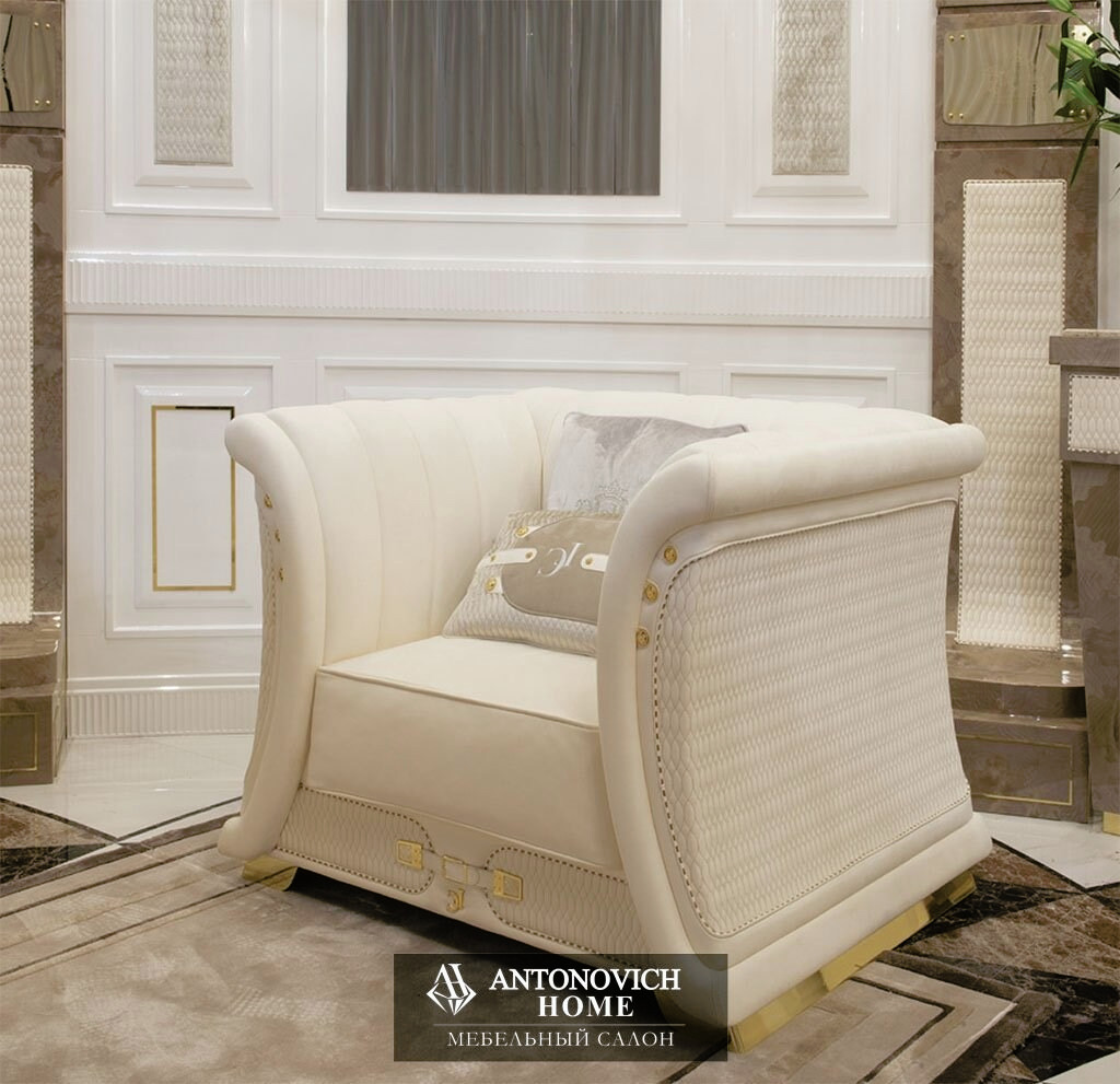 La Contessina Miracle Living Room, view 9