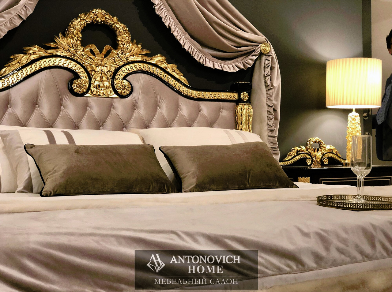 Mariner Trianon Bedroom, view 2