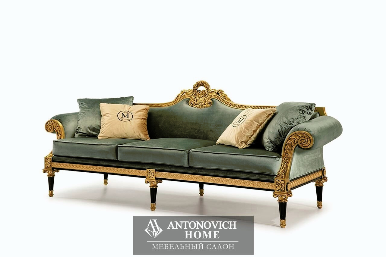 Mariner Trianon Living Room, view 3