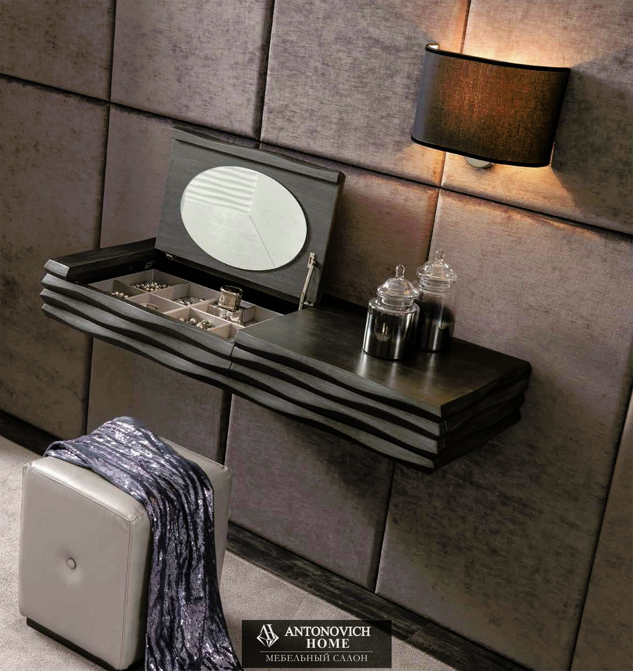 CorteZari Zoe Gold Art Deco Bedroom, view 5