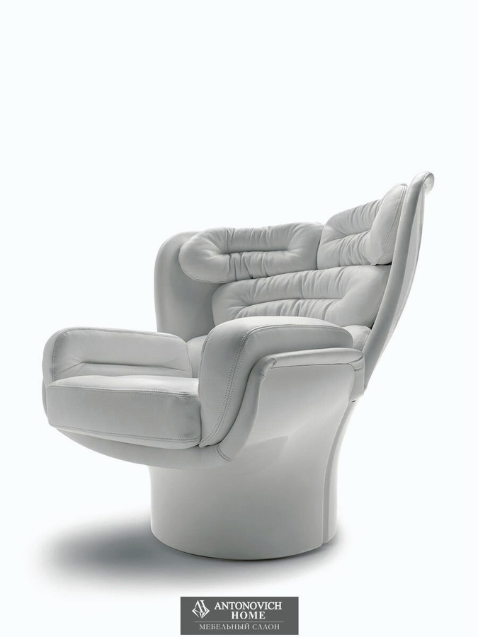 Longhi Elda Armchair, view 5