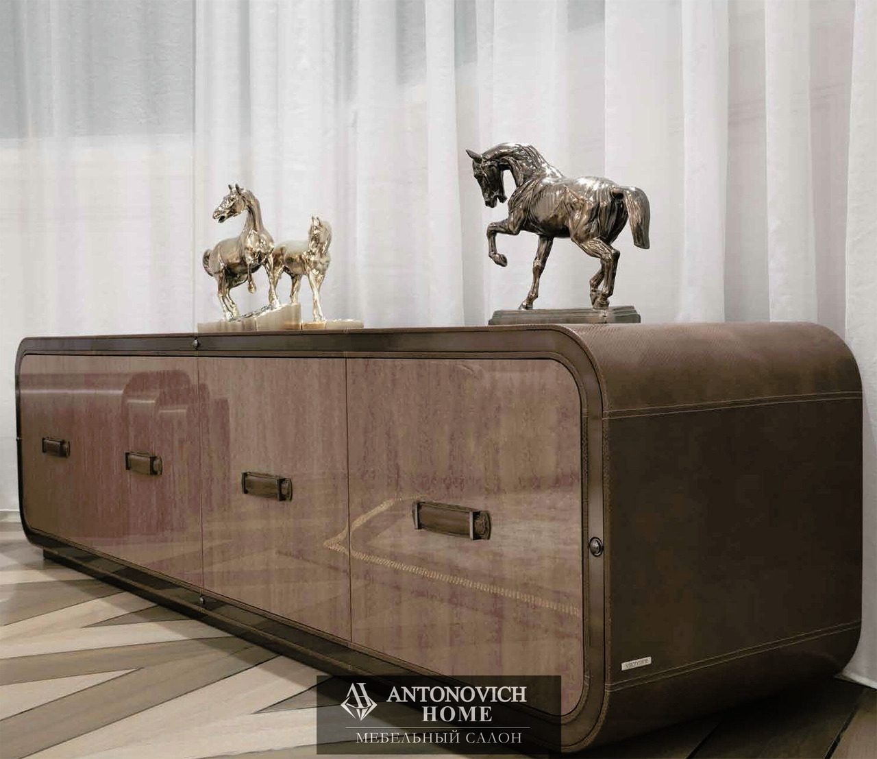 Visionnaire Hemingway Living Room, view 10