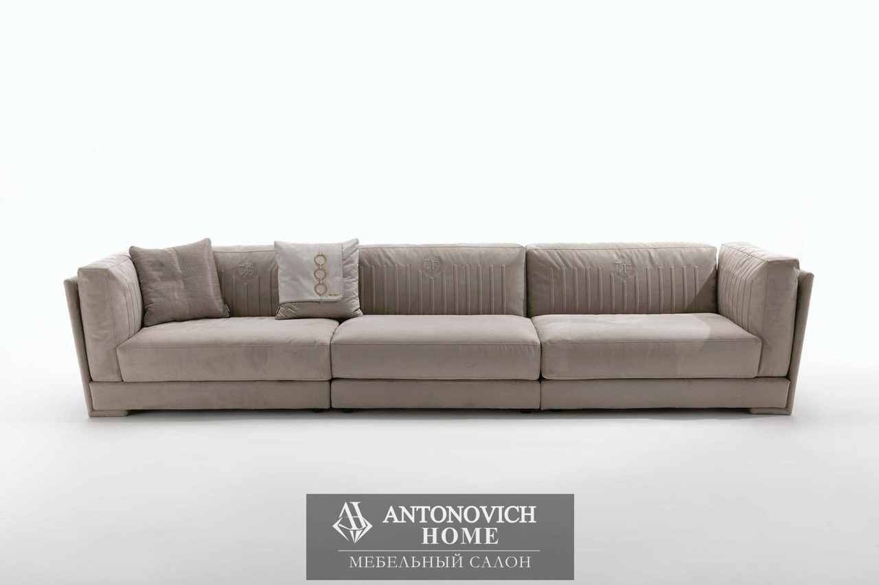 Vittoria Frigerio Durini Sofa, view 3
