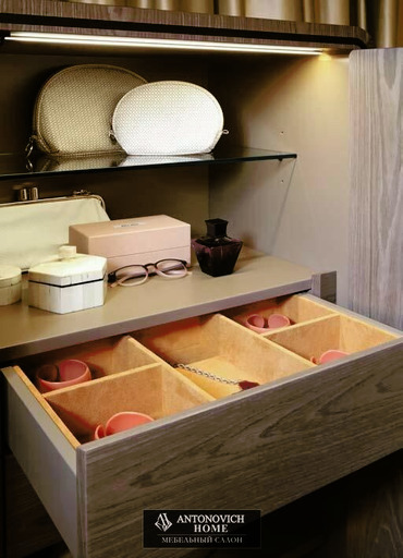 ReDeco Diamonds Bedroom, view 17