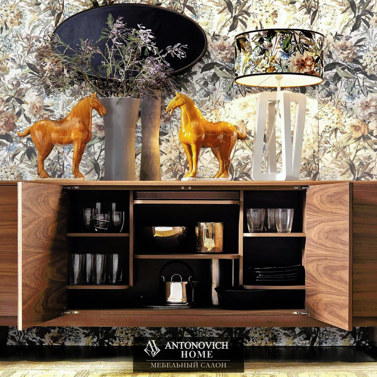 Grilli Worldesign 4 Dining Room, view 3