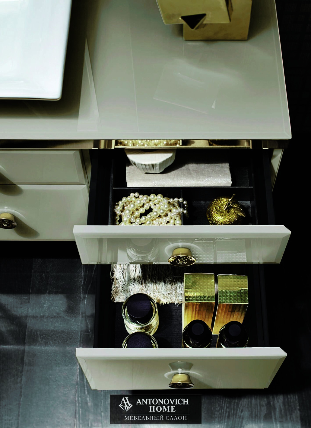 Majestic 01 Bathroom Furniture by Vitage (Milldue edition), view 5