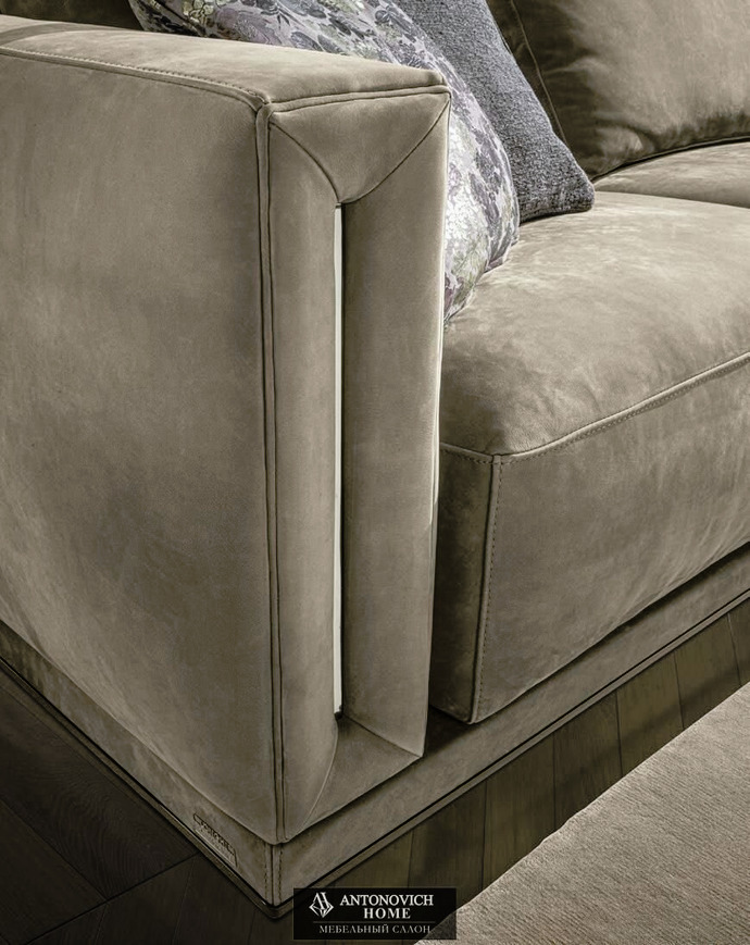 Longhi Sartoria 4 Living Room, view 3