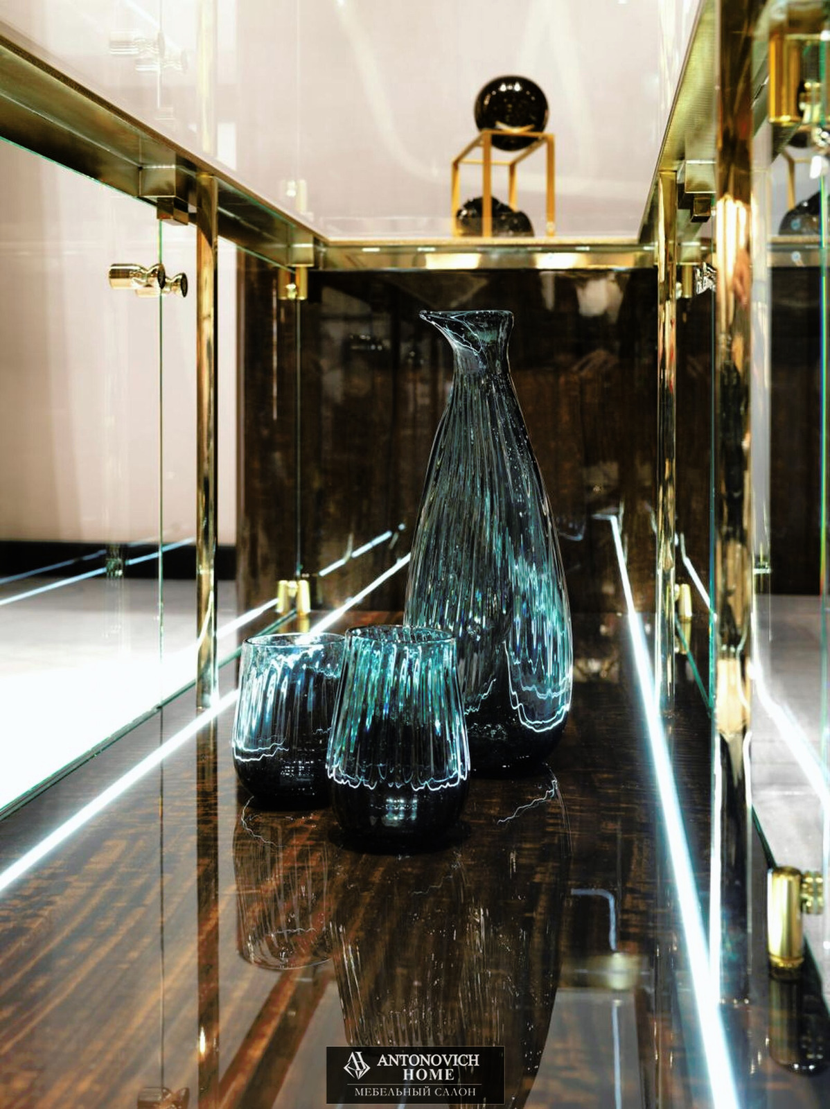 Amos Dining Collection by Visionnaire, view 10