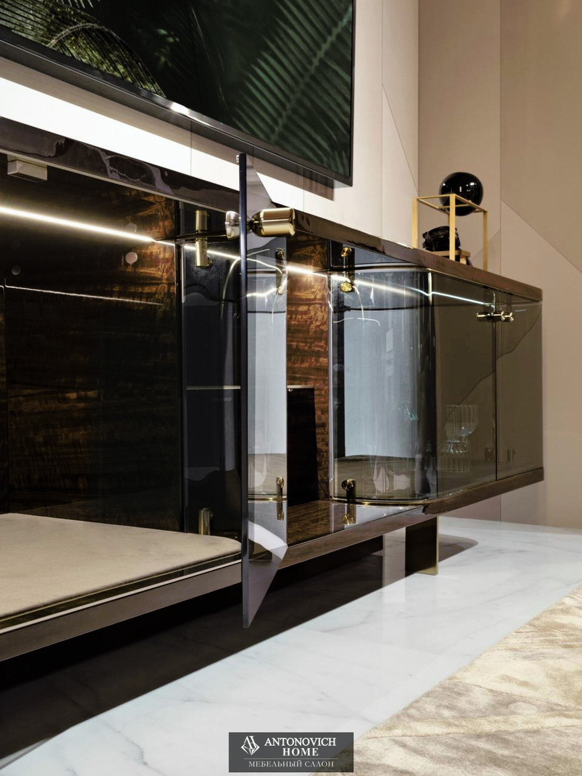 Visionnaire Monparnasse Living Room, view 7
