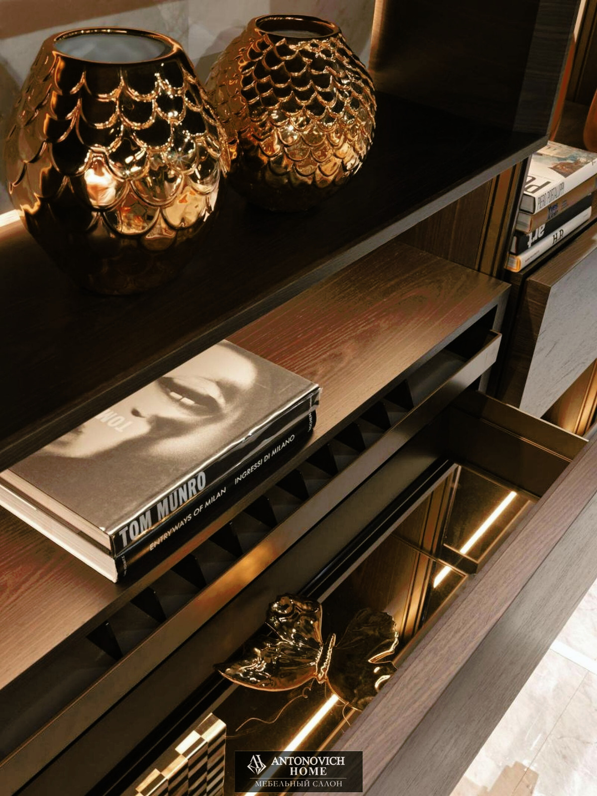 Visionnaire Anthem Living Room, view 10