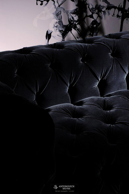 Dom Edizioni Capitonnè Sofa, view 3