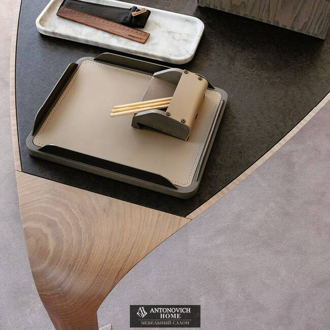 Giorgetti Erasmo Writing Desk, view 4