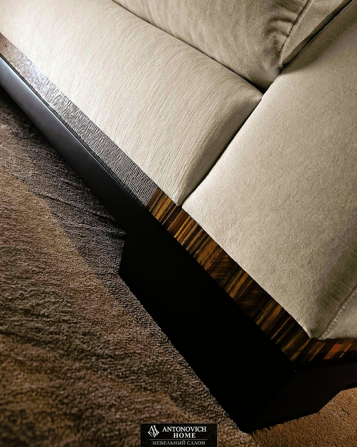 Radice Giada Living Room, view 12
